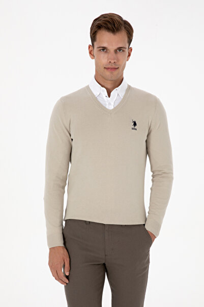 U.S. Polo Assn. Men's Slim Fit V-Neck Light Khaki Basic Sweater 50307745-Vr183