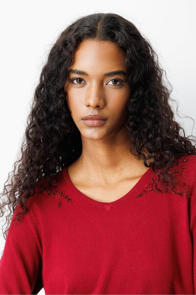 Desen Triko Women's V-Neck Shoulder Beading Embroidered Blouse Cherry