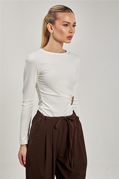 BARRELS AND OIL Women's side buckle detailed long sleeve bodysuit - white