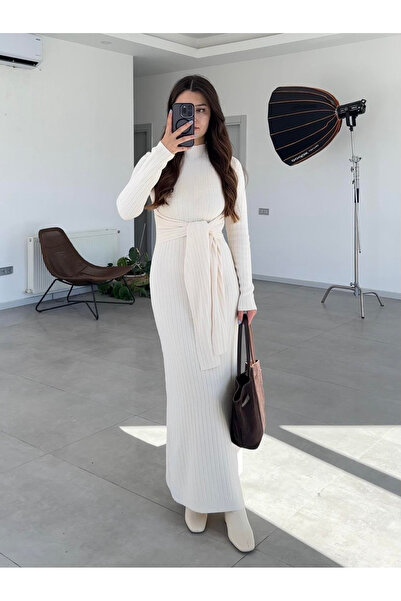 My Blog Ecrufarbenes Strickkleid mit Schnürdetail - 7177