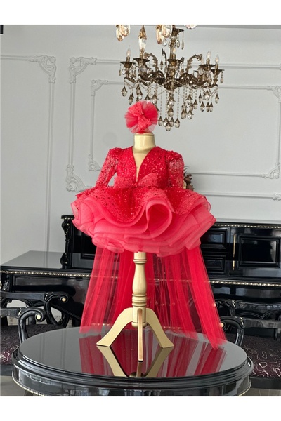 Tuğçe Şahin payet boncuklu kız çocuk kuyruklu abiye