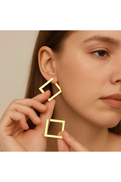 Kutcha Accessories Altın Kaplama Kare Form Minimalist Küpe - Modern Tasarım