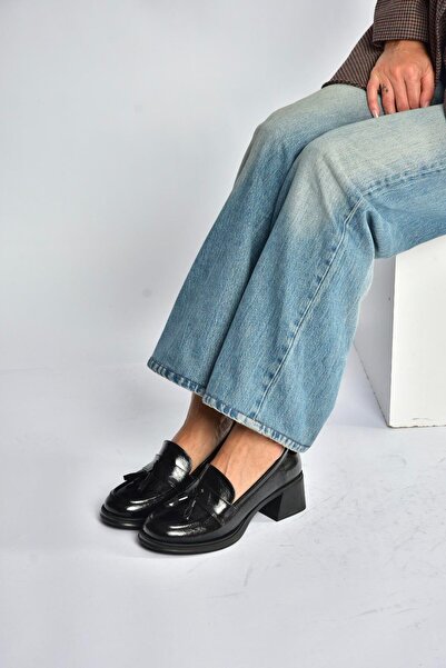 Fox Shoes T820145460 Pantofi de damă cu toc gros, negri, rustici