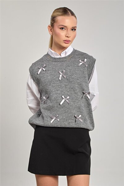 BARRELS AND OIL Women's Bow Knit Sweater - Gray