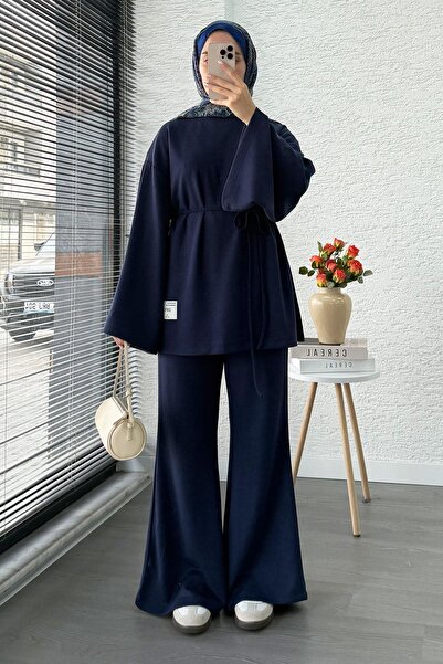 MELEK ARAZ Costum dublu cu pantaloni evazați – bleumarin