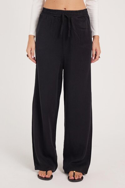 Tudors Women's Regular Fit Classic Cut Cotton Wide Leg Black Jean Pants
