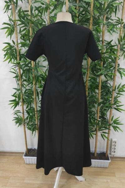 Mossta Φόρεμα με κοντό μανίκι με λαιμόκοψη μίντι εισαγόμενο κρεπ - Μαύρο