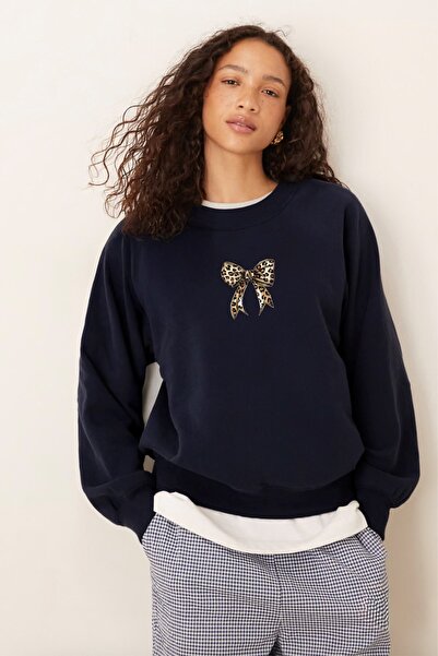 The Champ Clothing Γυναικείο φούτερ Oversize με στάμπα με κορδέλα Leo Navy Blue – Λαιμόκοψη, 3 κλωστές Fleece με ανάγλυφο