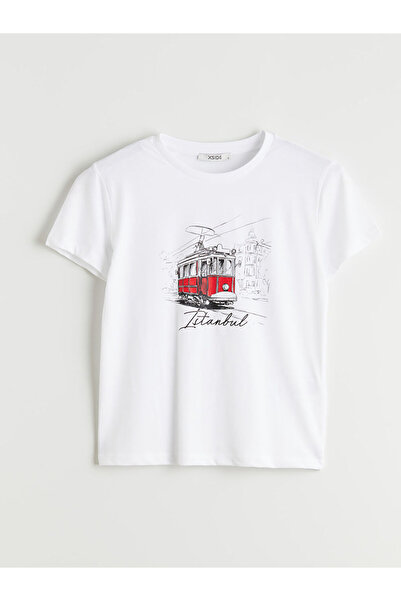 LC Waikiki اختيارات متألقة من متجر شاينينج |   تي شيرت نسائي مطبوع برقبة دائر...