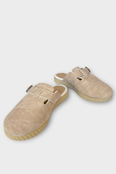 Liger Belt Buckle Nubuck Women's House Slippers Beige