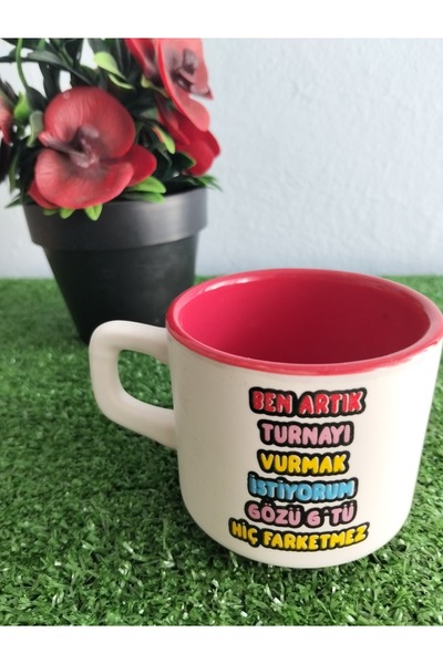 Home Coffee Cup with the Inscription, "I Want to Hit the Road Again Now."