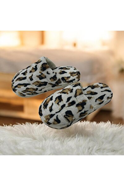 Lion Women's Indoor Carpet Guest House Slippers