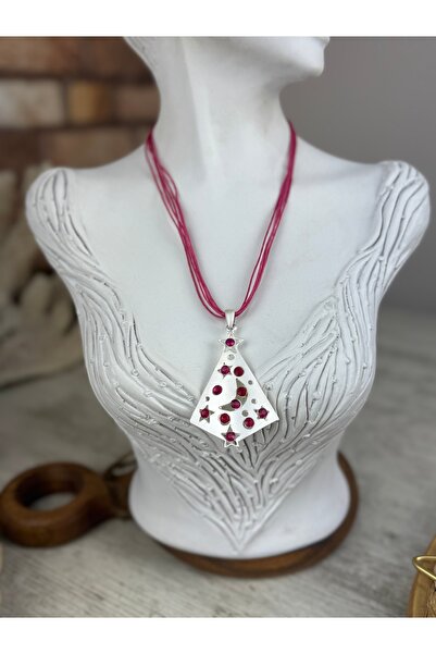 SEDEF TAKI Gümüş renkli ay işlemeli kolye