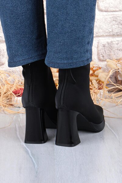 Guja 25K414-2 Kalın Topuklu Kut Burun Arka Kısımdan Fermuarlı Kadın Bot