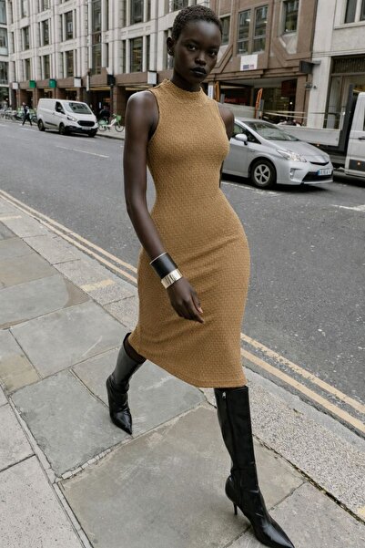 HAKKE Dokulu Kumaş Fitted/Vücuda Oturan Ay Kol Esnek Örme Midi Kalem ELBİSE