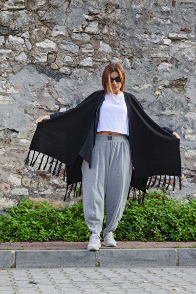 Oiki V Yaka Kısa Kollu Püsküllü Yan Dİkişli Midi Boy Triko Panço