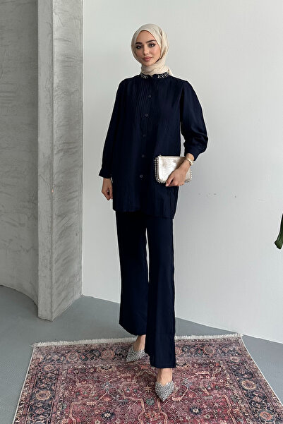 YAREN CLARA طقم نيريل مكون من قطعتين بتفاصيل حجرية باللون الأزرق الداكن YRN-2146