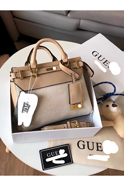 GUEE Shoulder bag, an exact copy of the famous brand. It comes with a box, a bag, and a warranty card with the same brand name.