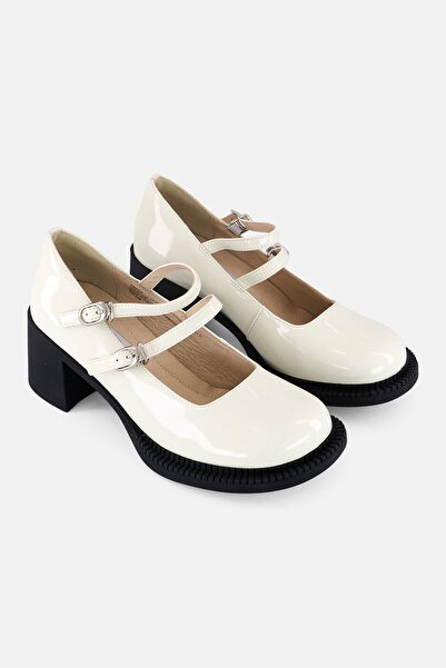 Steve Madden Women Andas Adjustable Buckle Casual Shoes, Off-White