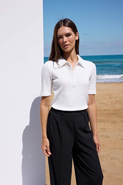 Trendyol Collection Ecru More Sustainable Fitted/Slim Fit Buttoned Stretch Knitted Blouse Twoaw26Bz00228