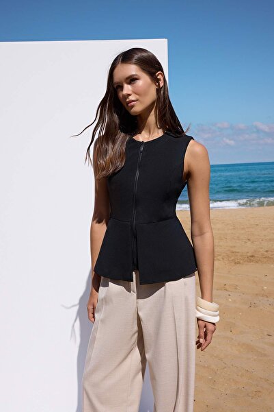 Trendyol Collection Більш екологічний чорний жилет з пеплумом на блискавці TWOAW26YE00053