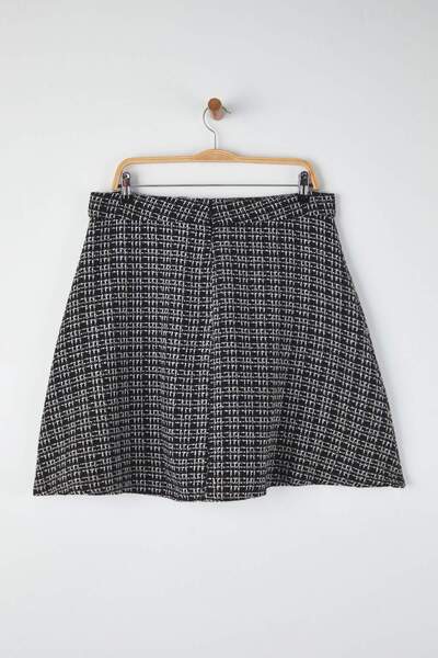 Trendyol Curve Black Tweed Short/Mini Woven Plus Size Skirt Tbbaw26Az00016