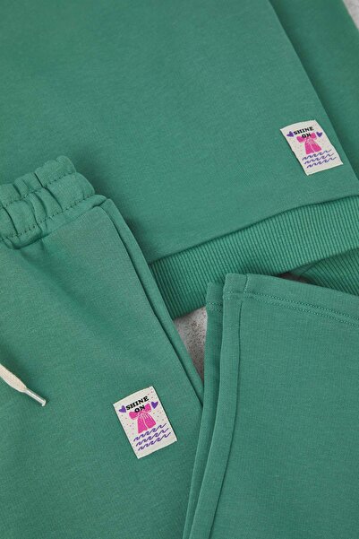 TRENDYOLKIDS طقم سترة محبوكة للفتيات من القطن الأخضر ذو ياقة دائرية كبيرة الحجم - طقم علوي TKDAW26AU00014