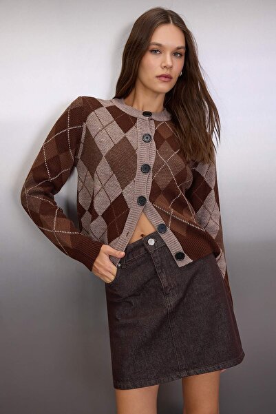 Trendyol Collection Mink Crew Neck Diamond/Plaid Patterned Knitwear Cardigan Twoaw26Hi00234