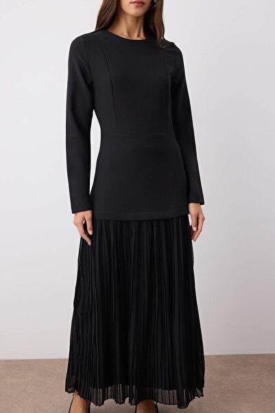 Trendyol Modest Černé šifonové tkané šaty se sukní TCTSS25EB00145