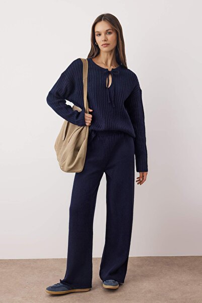 Trendyol Collection Темно-синій кашеміровий комплект з піджаком і брюками TWOAW26AU00044