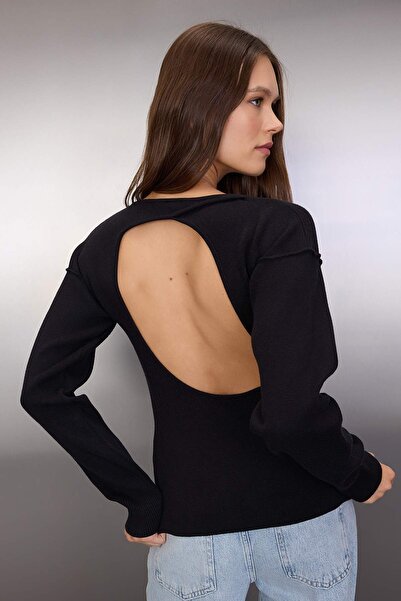 Trendyol Collection Pulover din tricot din fire premium negre/fiare speciale, cu detaliu decoltat la spate TWOAW26KZ00206