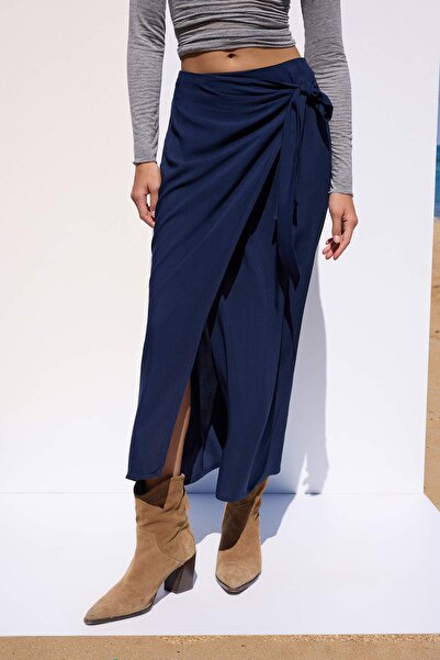 Trendyol Collection Sötétkék fűzős, kétsoros záródású viszkóz szövet Maxi hosszúságú szőtt szoknya TWOSS24ET00006