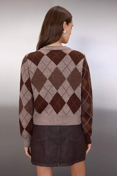 Trendyol Collection Mink Crew Neck Diamond/Plaid Patterned Knitwear Cardigan Twoaw26Hi00234