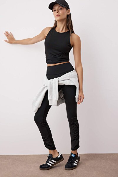 Trendyol Collection Μαύρο πλεκτό αθλητικό σουτιέν με ανακλαστήρα 2 στρώσεων με επένδυση/διαμόρφωση THMAW26SS00010