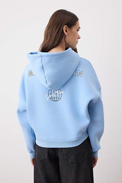 Trendyol Collection Light Blue Back Print Detail Hooded Thick Inside Fleece Knitted Sweatshirt Twoaw22Sw0711