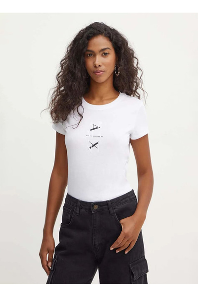 Armani Exchange Yuvarlak Yaka Baskılı Beyaz Kadın T-Shirt 6DYT26