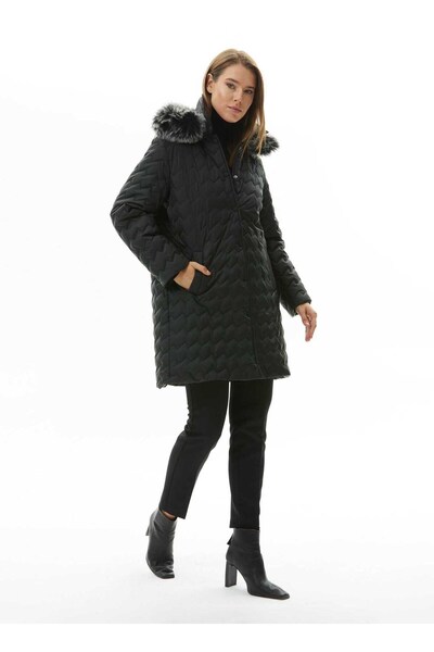 Selen Siyah Kadın Polo Standart Kapitone Mont 24KSL6136