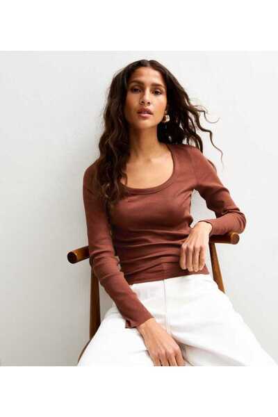 Rooted Γυναικείο καφέ μακρυμάνικο, μπλούζα με λαιμόκοψη σε βαθιά πισίνα, ύφασμα καμιζόλ με ραβδώσεις