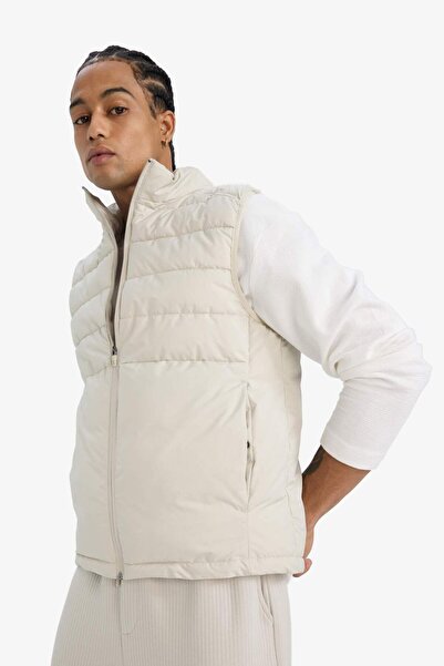 DeFacto Defactofit Slim Fit Tight-Fitting Waterproof Zippered Puffer Vest E9215Ax25Au