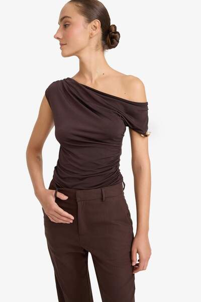 DeFacto Slim Fit Dar Kesim Tek Omuzlu Toka Detaylı Bluz F9506AX25AU