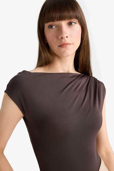 DeFacto Slim Fit Dar Kesim Asimetrik Çıtçıtlı Body F7297AX25AU