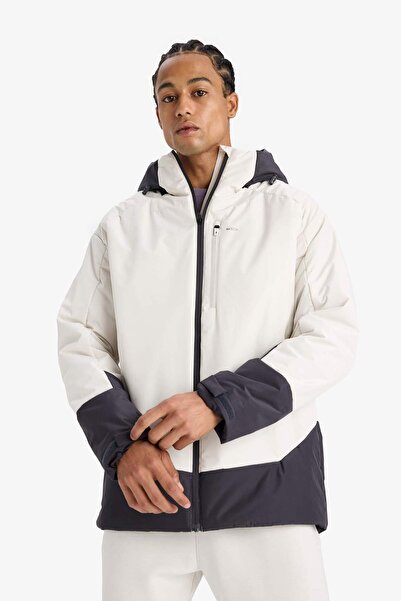 DeFacto Defactofit Su Geçirmez Regular Fit Kapüşonlu Fermuarlı Rüzgar Geçirmez Mont E9494AX25AU
