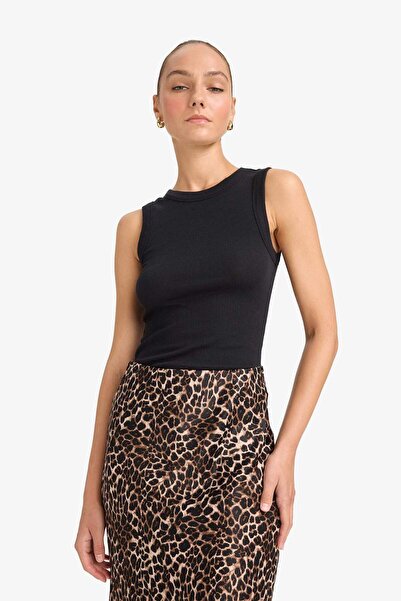 DeFacto Slim Fit Dar Kesim Basic Düz Bisiklet Yaka Fitilli Kaşkorse Atlet F8721AX25AU
