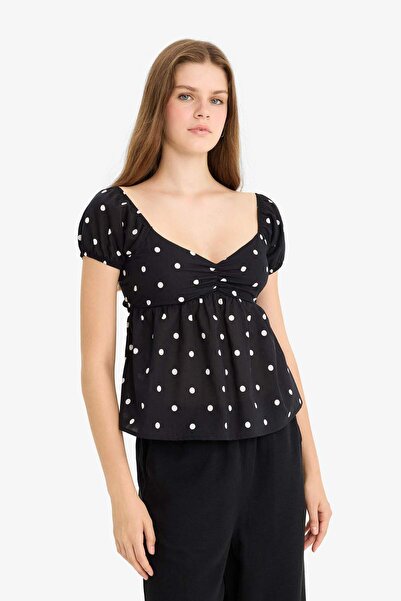 DeFacto Regular Fit Kalp Yaka Puantiyeli Vual Kısa Kollu Bluz F9925AX25AU