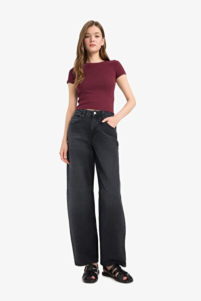 DeFacto Coool Fitted Crew Neck Rib Short Sleeve T-Shirt E0288Ax25Au