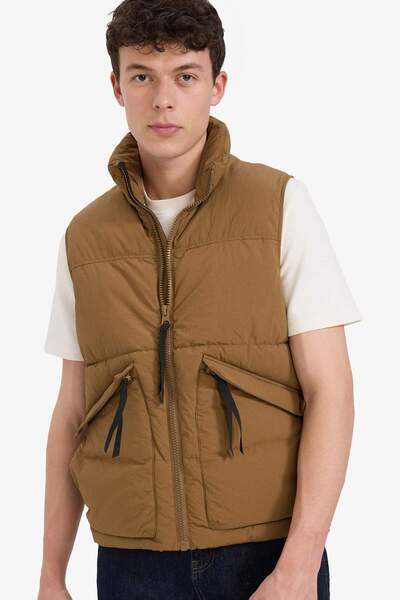 DeFacto Regular Fit Stand Collar Inflatable Vest with Zipper Pockets E8291Ax25Au