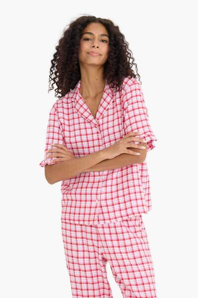 DeFacto Pijama Takımı Kareli Kısa Kollu Üst Uzun Alt-Fall in Love E7462AX25AU