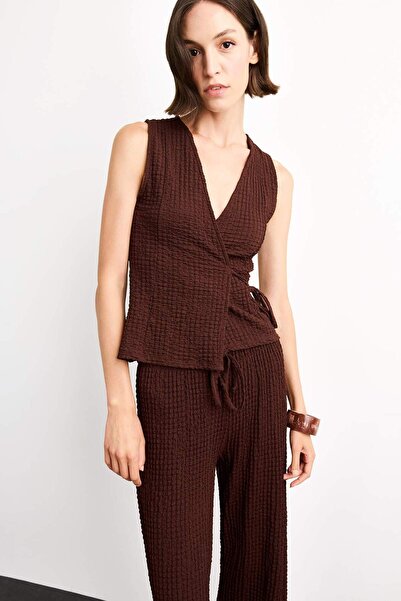 DeFacto Fitted Bürümcük Önden Bağlamalı Kolsuz Bluz G0280AX25SM