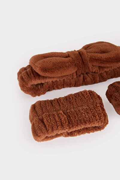 DeFacto Σετ εφαρμογής μακιγιάζ και περιποίησης δέρματος για γυναίκες με 2 κορδέλες και βραχιόλια από πετσέτα F6657AXNS