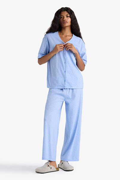 DeFacto Set pijamale Regular Fit Decolteu în V Top cu mâneci scurte cu nasturi Fund lung-Fall in Love F7548AX25AU